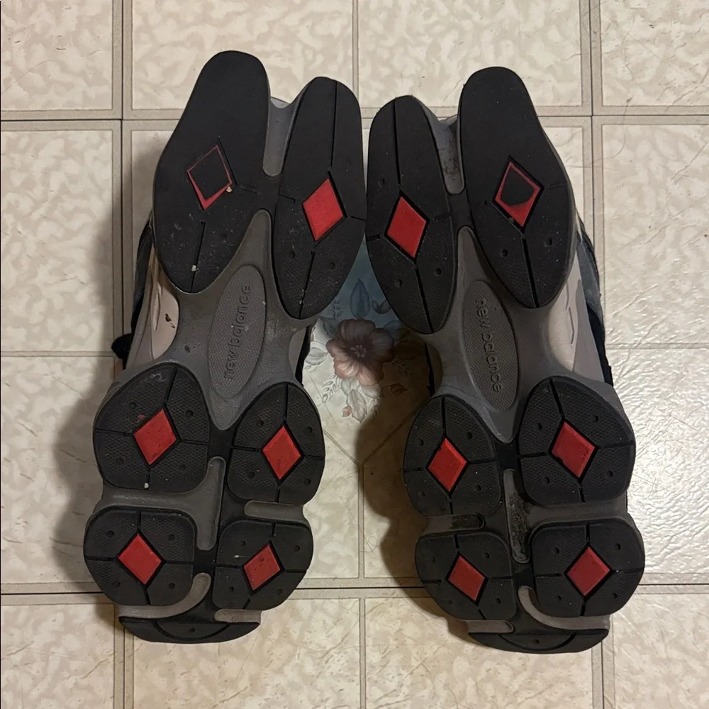 New Balance Men's Black and Gray Athletic Sneakers - Picture 2 of 5
